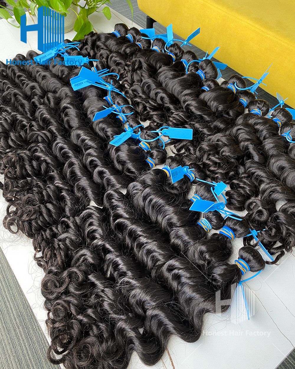 Wholesale 10 Bundles Blue Band Raw Hair 12"-30" Loose Wave