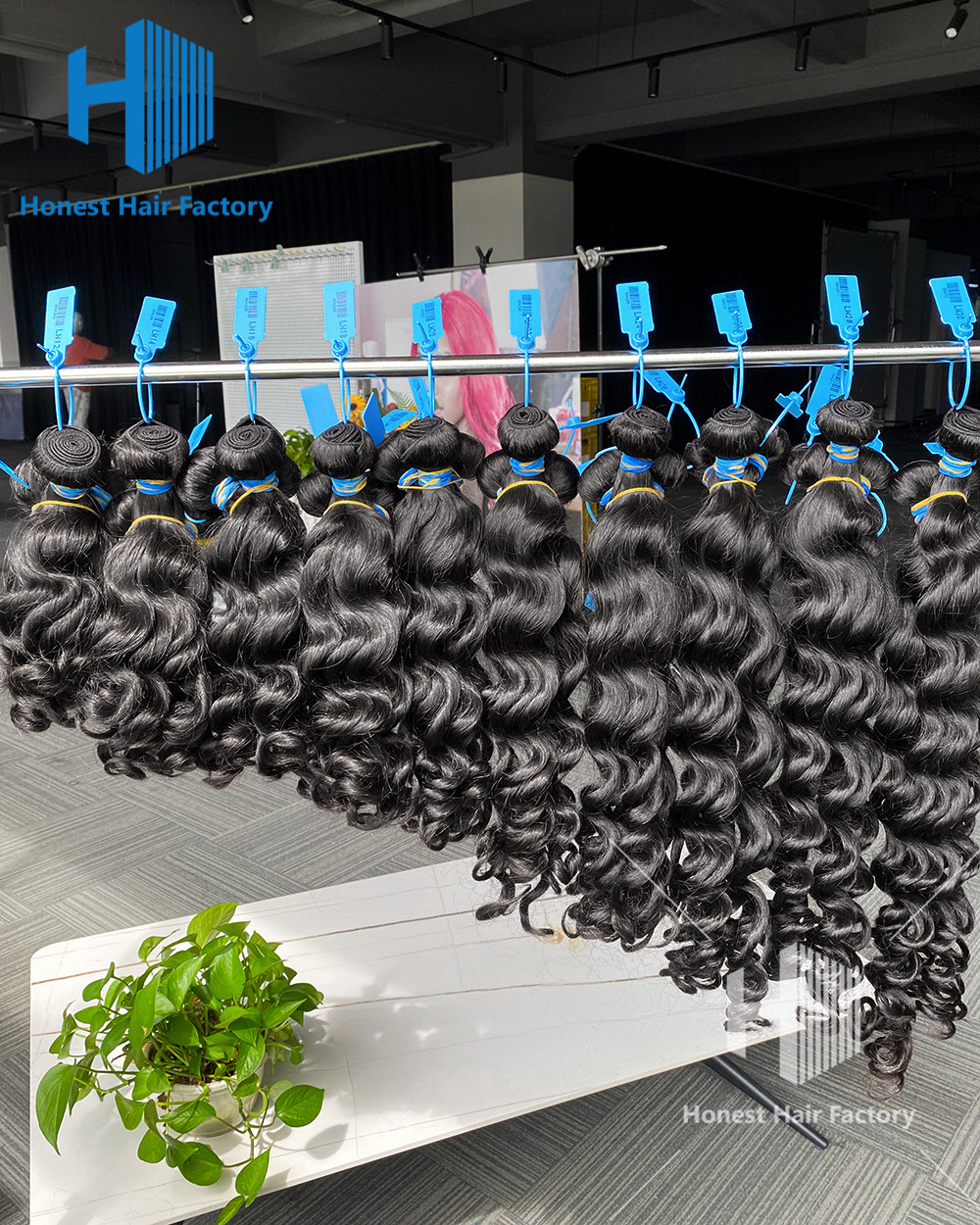 Wholesale 15 Bundles Blue Band Raw Hair 12"-30" Loose Wave