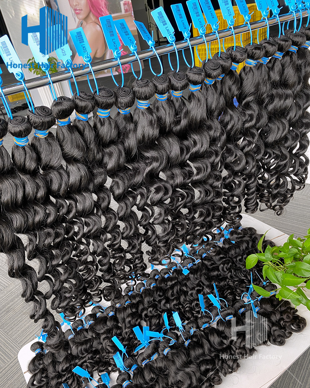 Wholesale 50 Bundles Blue Band Raw Hair 12"-30" Loose Wave