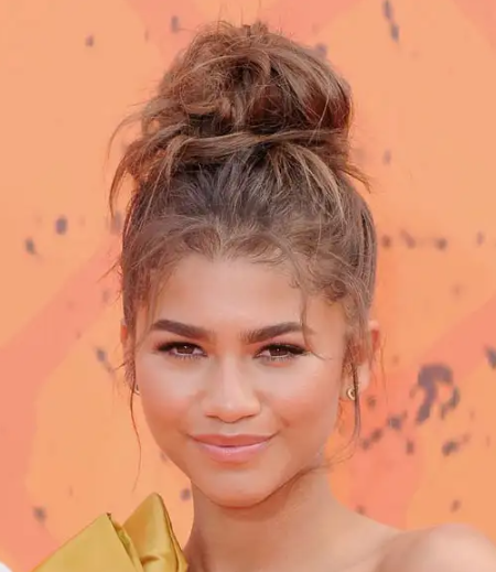 8 high bun for round face.png